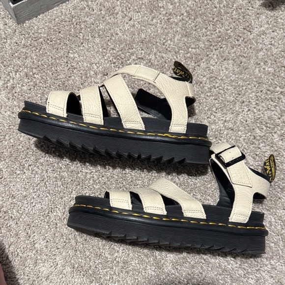 Dr. Martens Blaire sandal - Picture 2 of 4